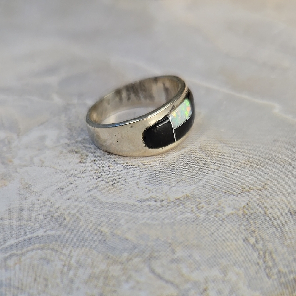 925 Native Made Onyx And Lab Opal Inlay Ring - Picture 4 of 5